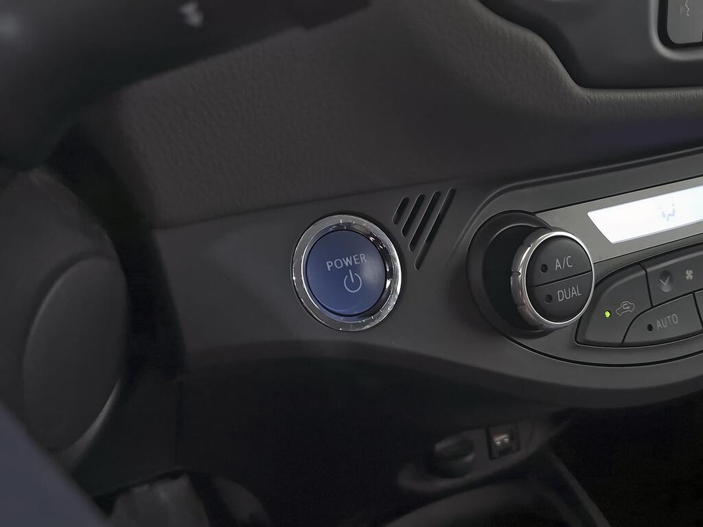 Toyota Yaris 1.5 100H Active 17