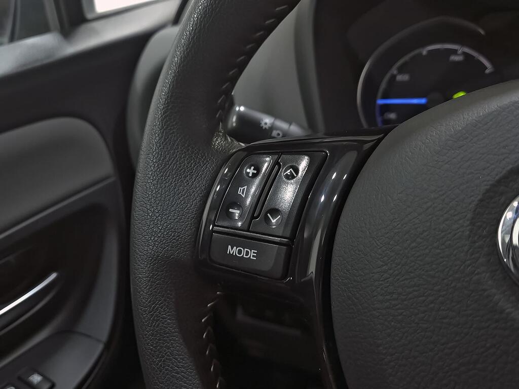Toyota Yaris 1.5 100H Active 18