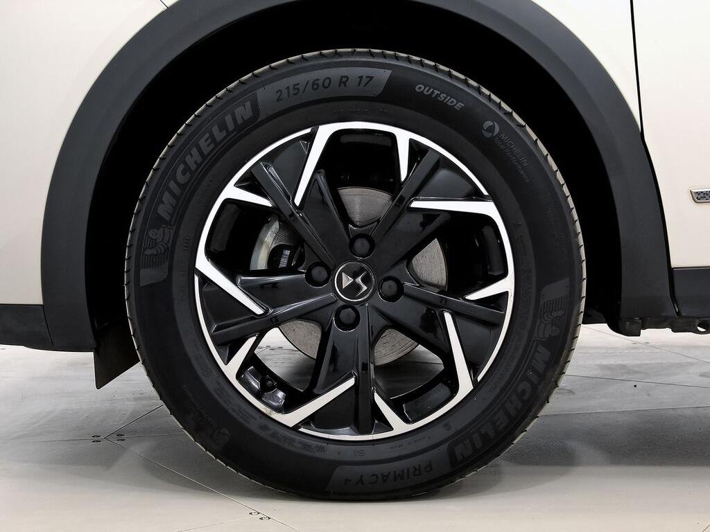 DS DS 3 PureTech 73 kW Manual CONNECTED CHIC 11