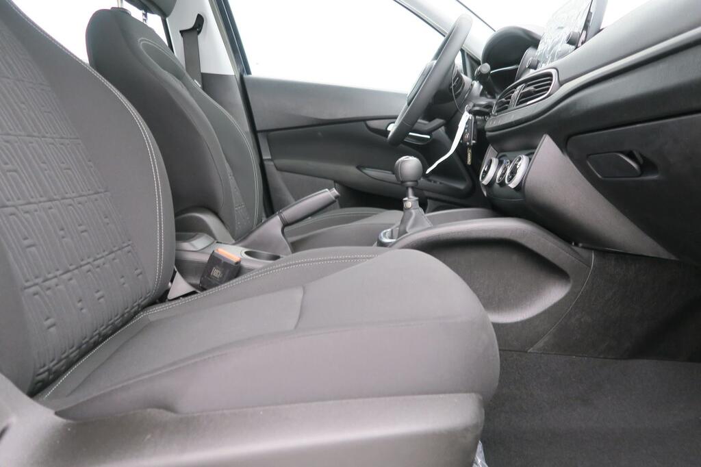 Fiat Tipo HB Diesel 1.6 97kW (130CV) manual 14