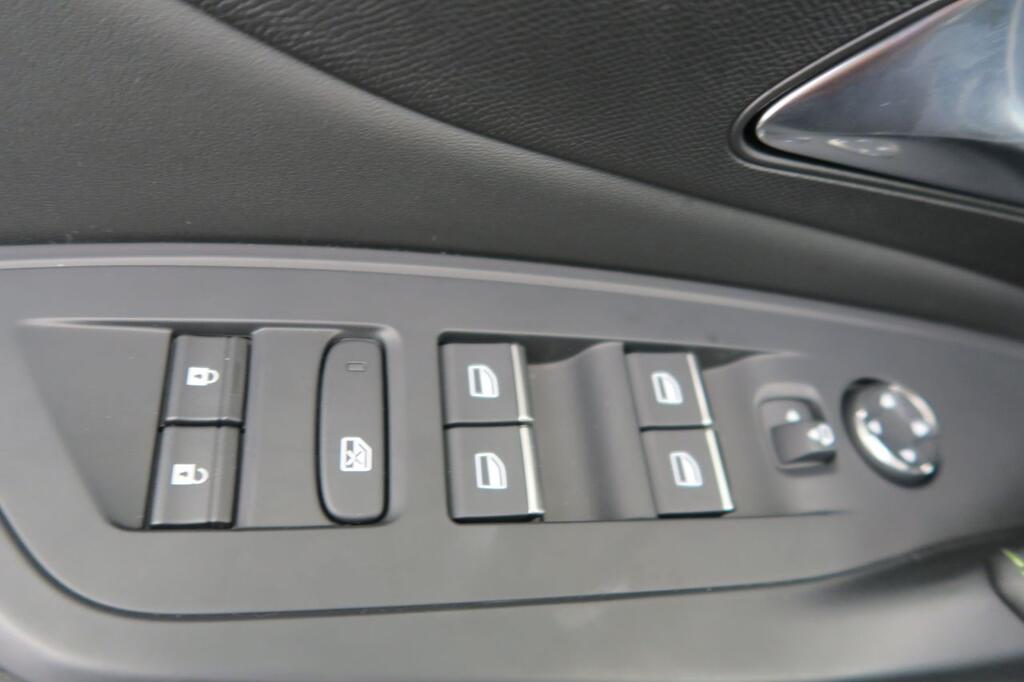 Peugeot 408 408 GT PHEV 180 e-EAT8 13