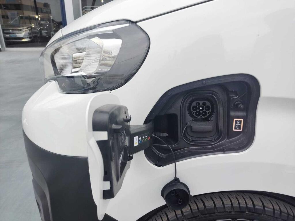 Peugeot Expert E-EXPERT FG PRO BEV L2 (100KW) 136CV 21