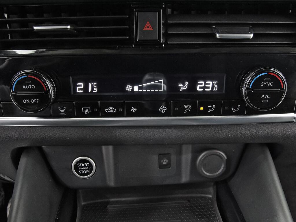 Nissan Qashqai DIG-T 103kW N-Connecta 28