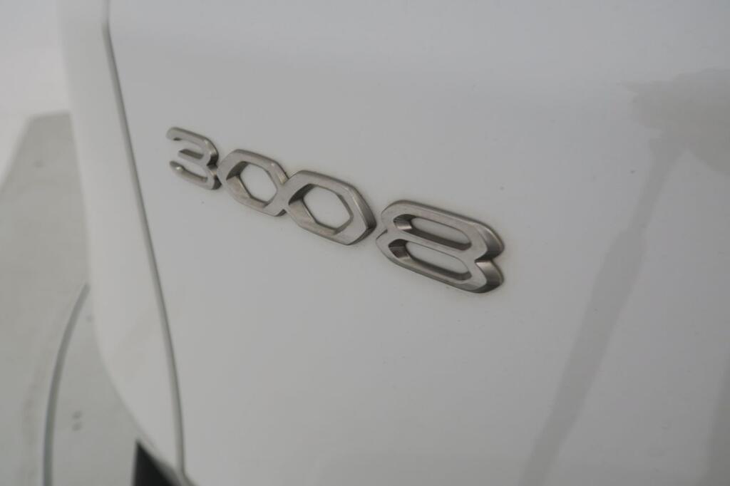 Peugeot 3008 1.2 PureTech 96KW S&S Allure Pack 17