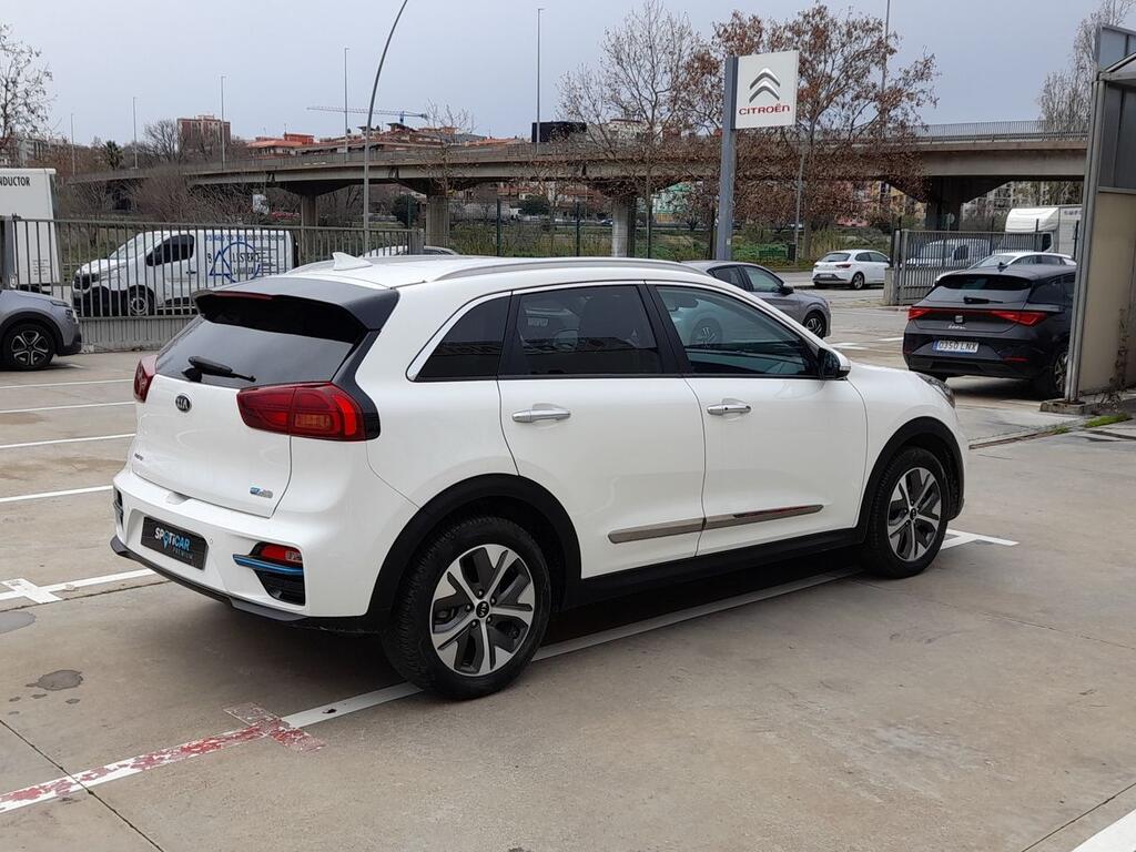 Kia e-Niro e-Niro 150kW Emotion (Long Range) 6