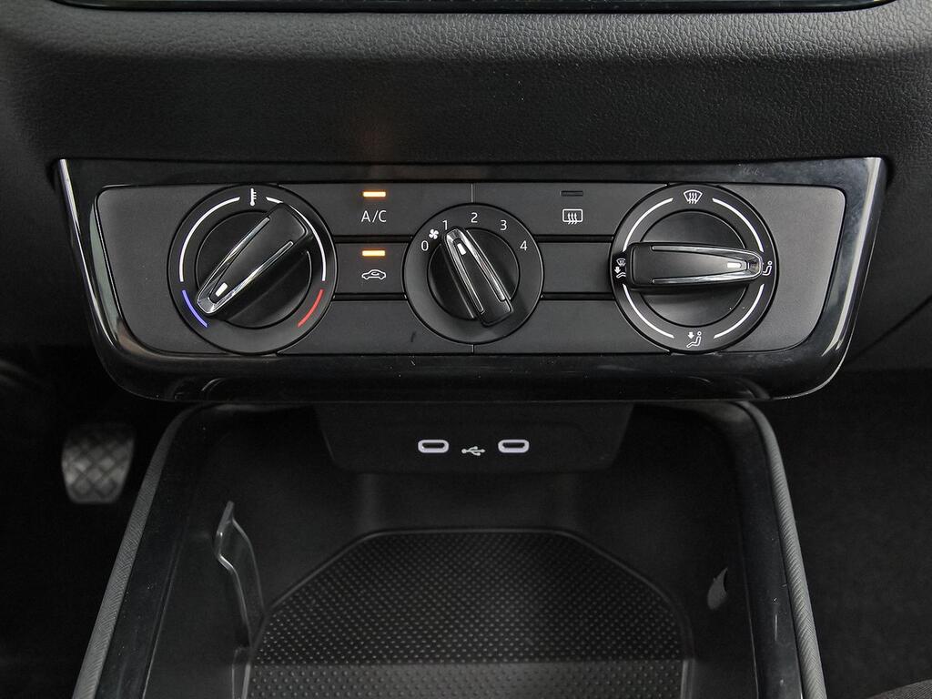 Skoda Fabia 1.0 TSI 70KW (95CV) Active 11