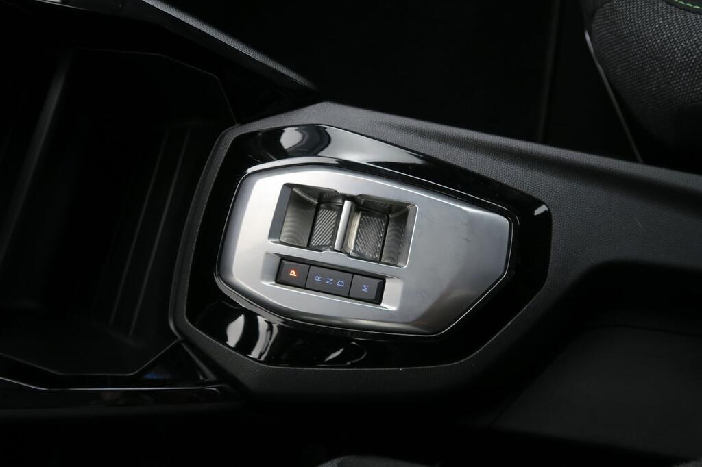 Peugeot 208 Active HYBRID 100 eDCS6 16