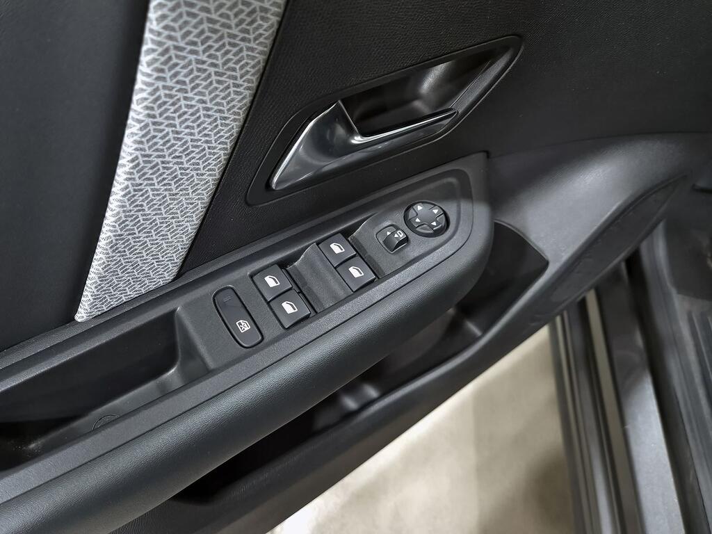 Citroën C4 BlueHDi 130 S&S EAT8 Shine 9