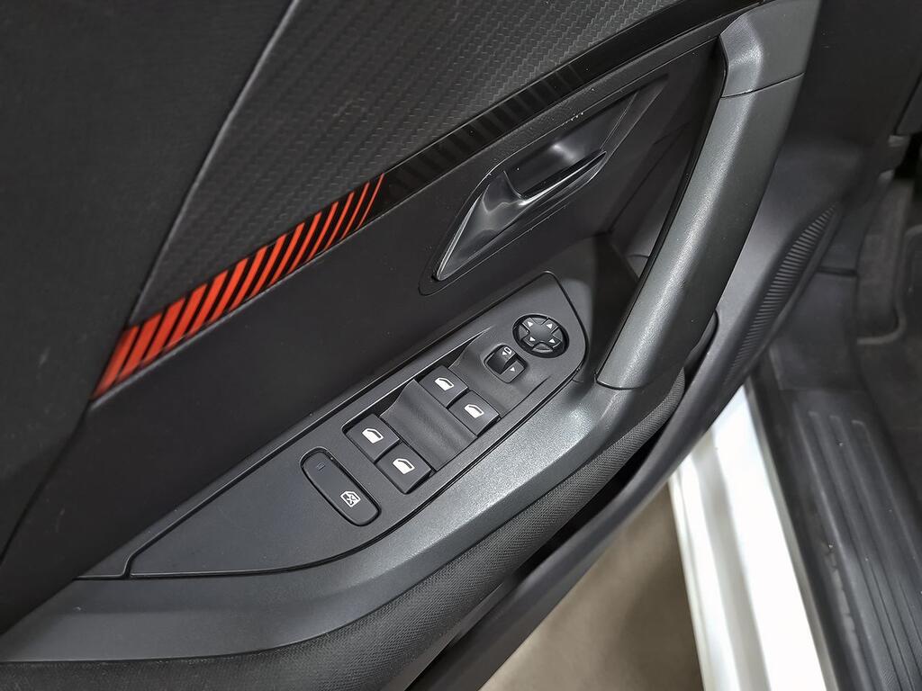 Peugeot 2008 Active Pack BlueHDI 81kW (110CV) 11