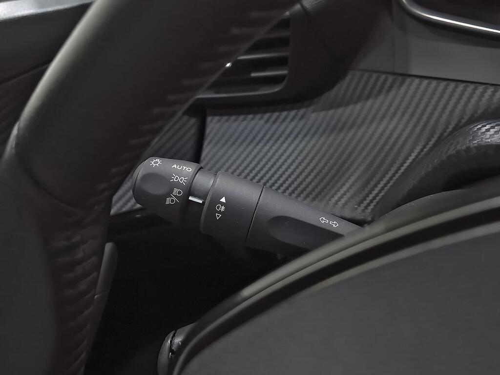 Peugeot 2008 Active Pack BlueHDI 81kW (110CV) 14