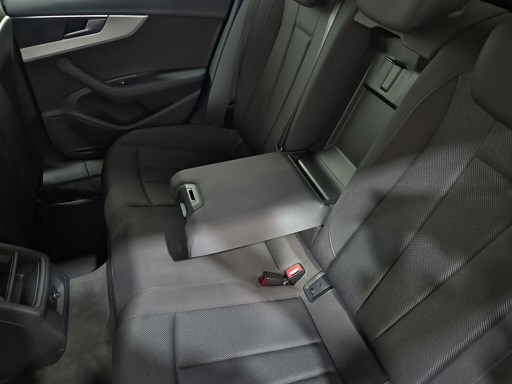 Audi A4 Avant Advanced 35 TDI 120kW S tronic 32