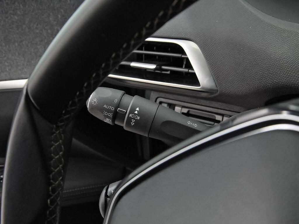 Peugeot 3008 1.5 BlueHDi 96kW (130CV) S&S Allure 16