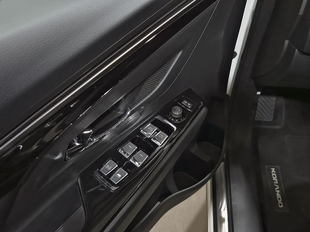 KGM Korando G15T Limited 4x4 Auto 12