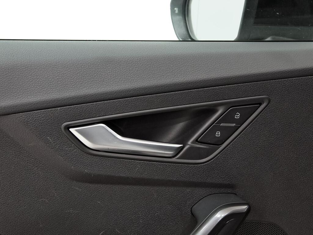 Audi Q2 Black Line 35 TDI 110kW (150CV) S tronic 13