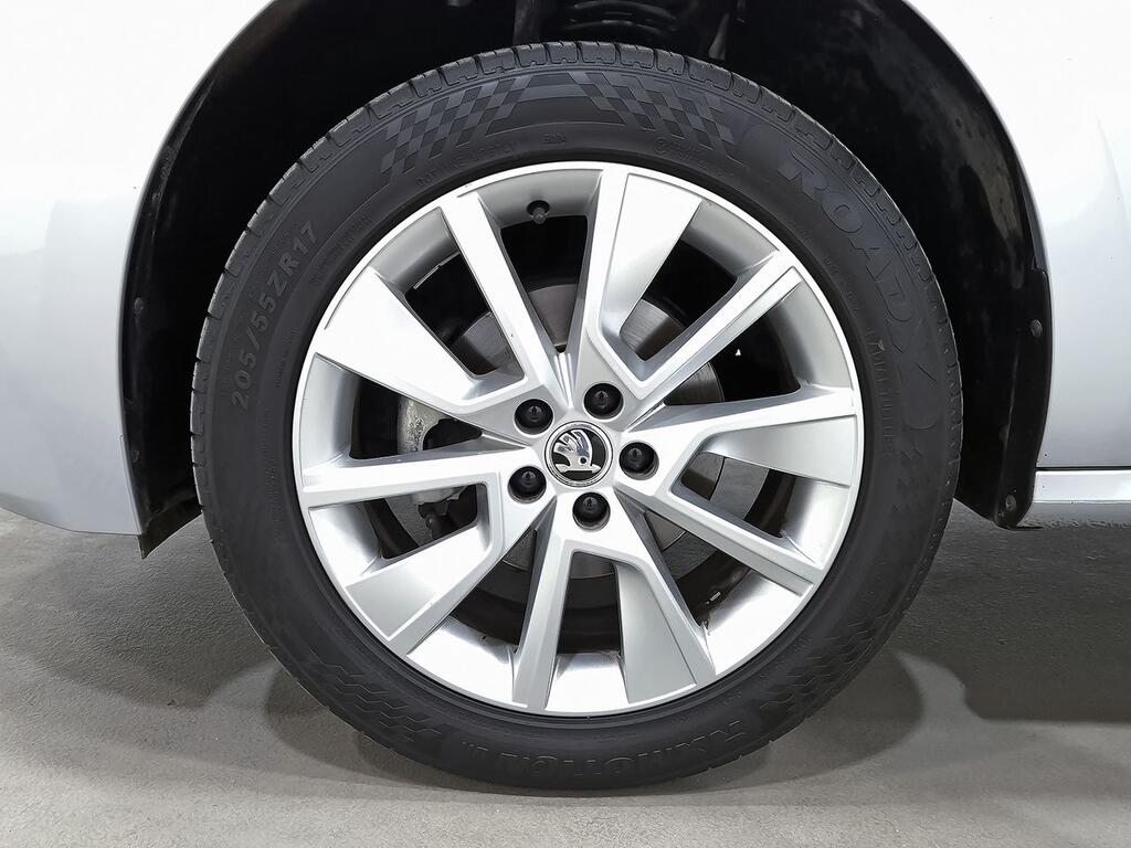 Skoda Kamiq 1.0 TSI 81kW (110CV) Ambition 8