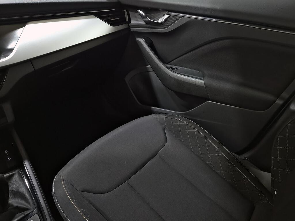 Skoda Kamiq 1.0 TSI 81kW (110CV) Ambition 27