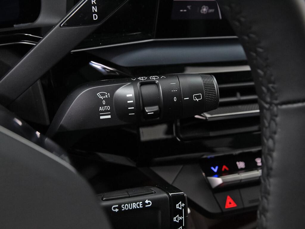 Nissan Micra Long Range 4x2 Tekna 16