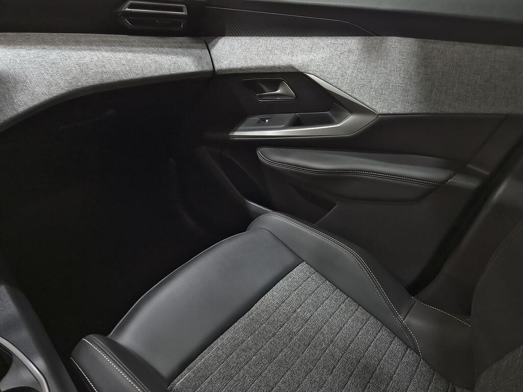 Peugeot 3008 Hybrid 1.2 100KW Allure eDCS6 33