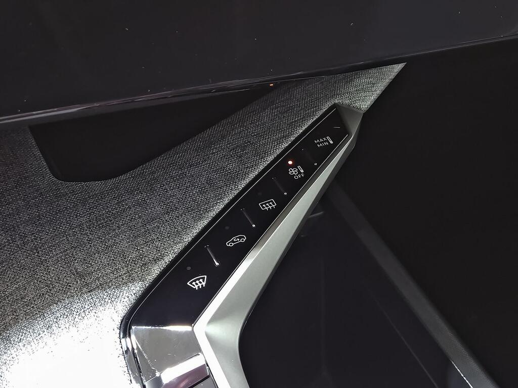 Peugeot 3008 Hybrid 1.2 100KW Allure eDCS6 29