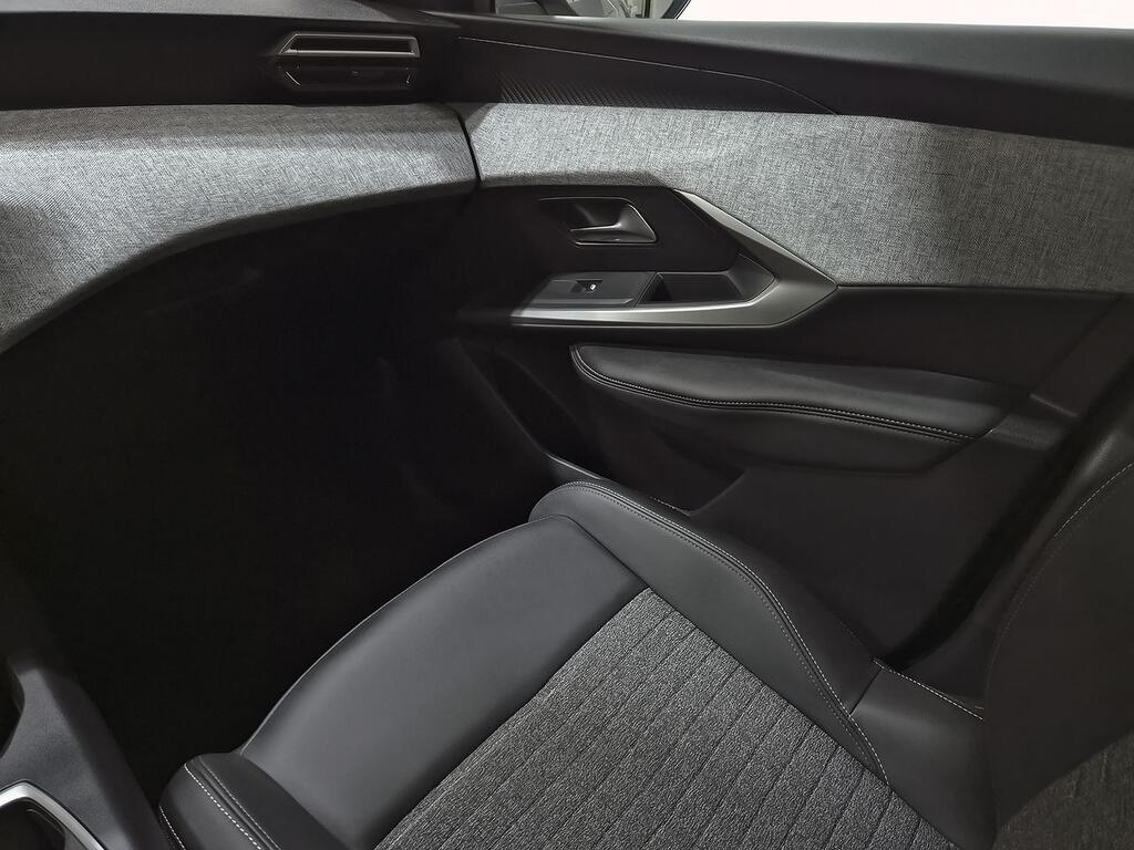 Peugeot 3008 Hybrid 1.2 100KW Allure eDCS6 32