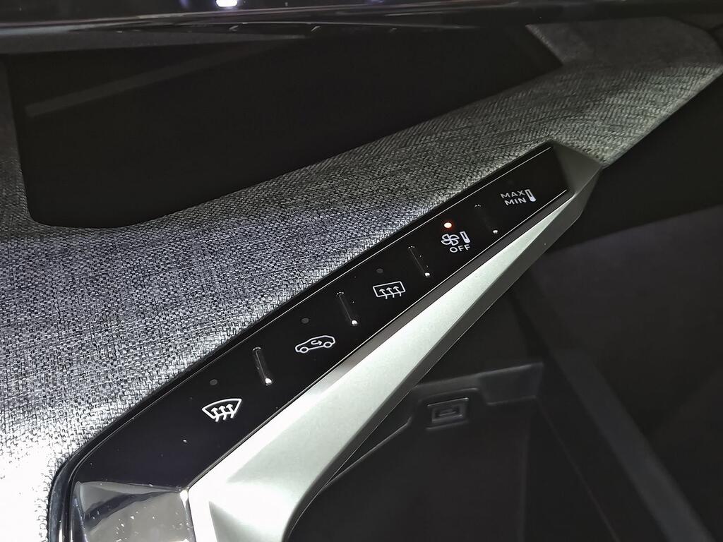 Peugeot 3008 Hybrid 1.2 100KW Allure eDCS6 28