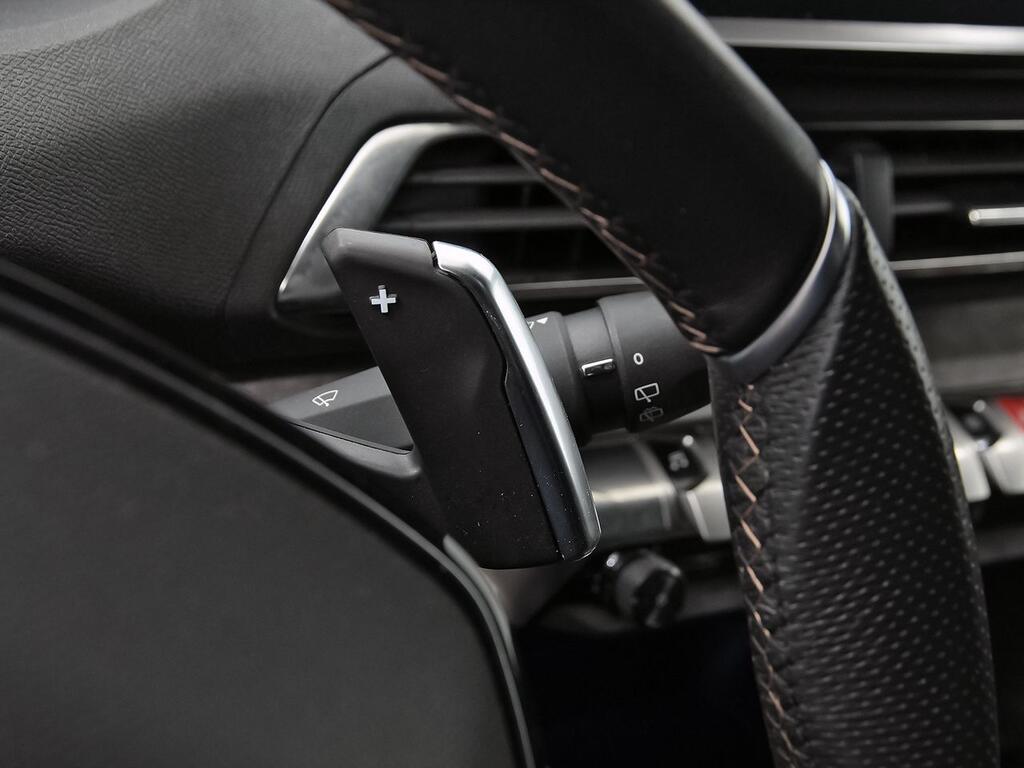 Peugeot 3008 1.2 PureTech 96KW S&S GT EAT8 18