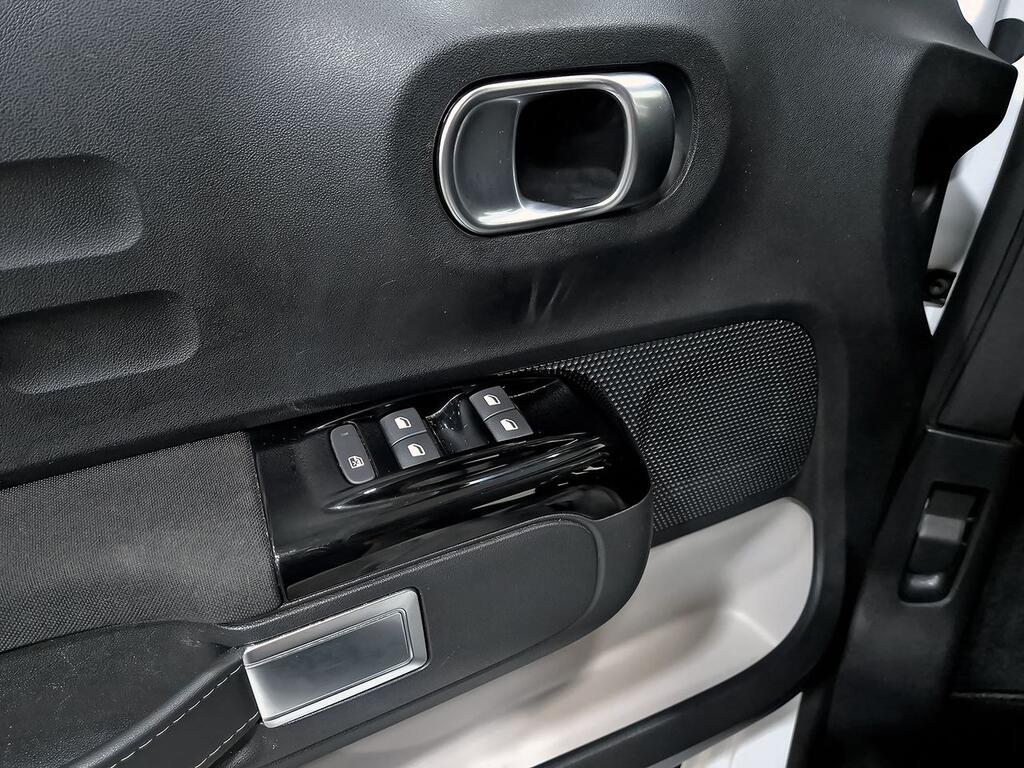 Citroën C3 PureTech 60KW (83CV) Shine 11