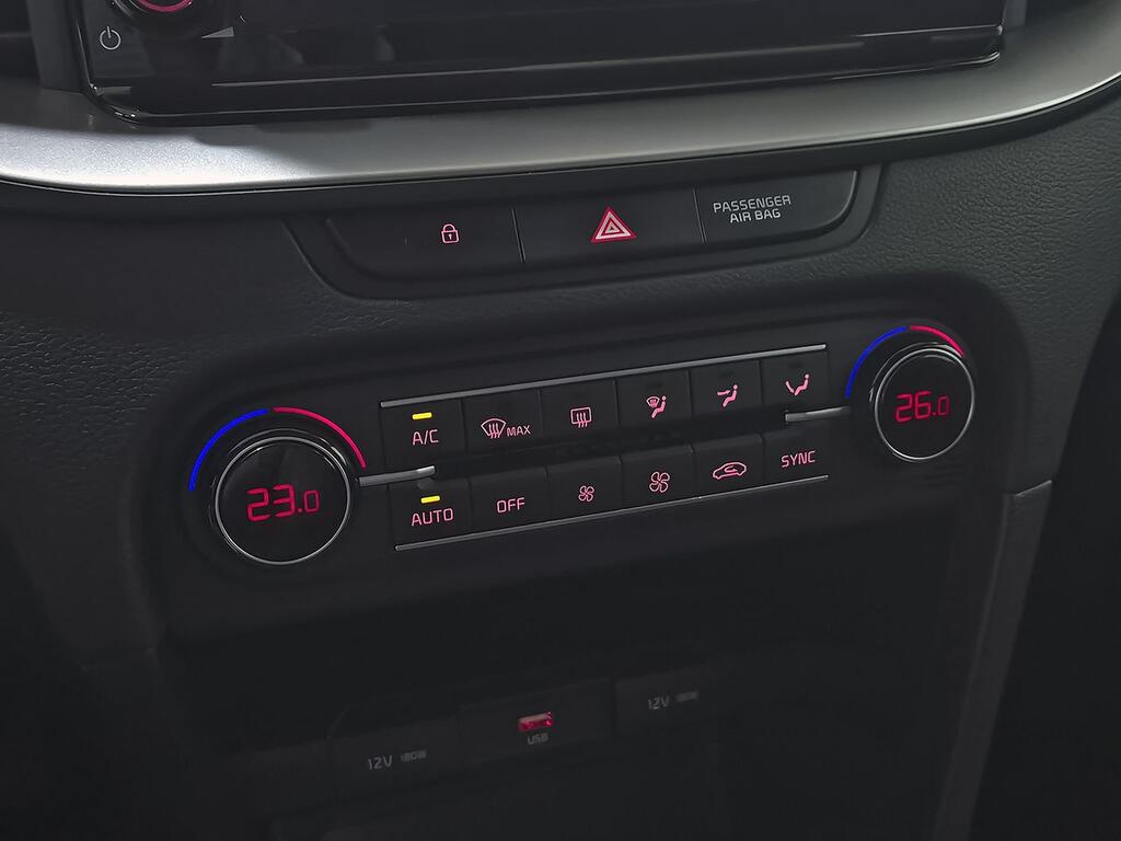 Kia XCeed 1.6 MHEV iMT Drive 100kW (136CV) 28