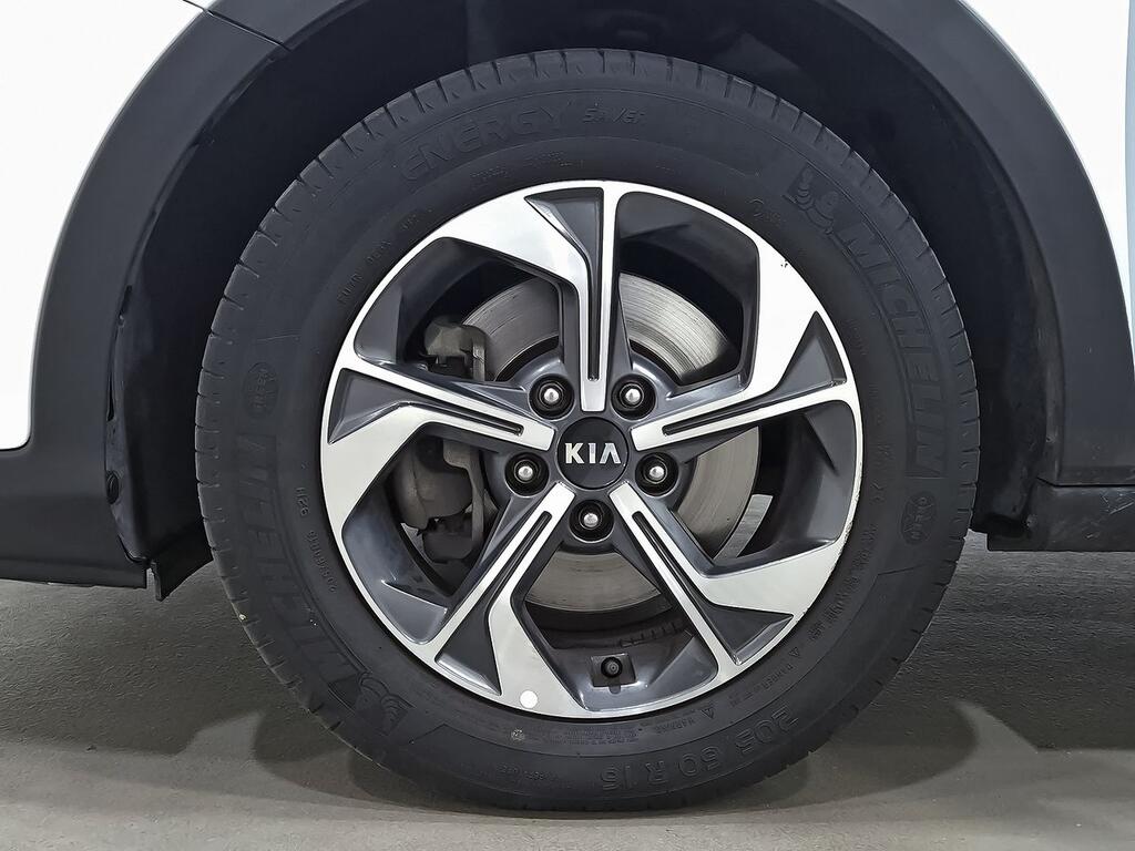 Kia XCeed 1.6 MHEV iMT Drive 100kW (136CV) 8