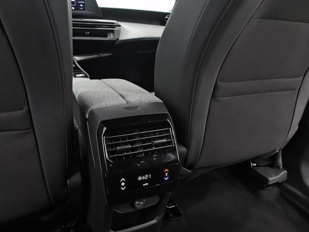 Peugeot 5008 1.2 100KW Allure eDCS6 37