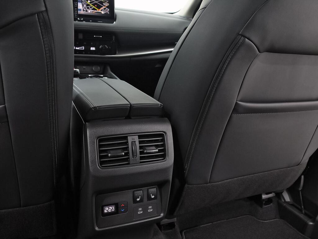 Nissan X-Trail 5pl 1.5 e-4ORCE 158kW 4x4 A/T Adventure 38