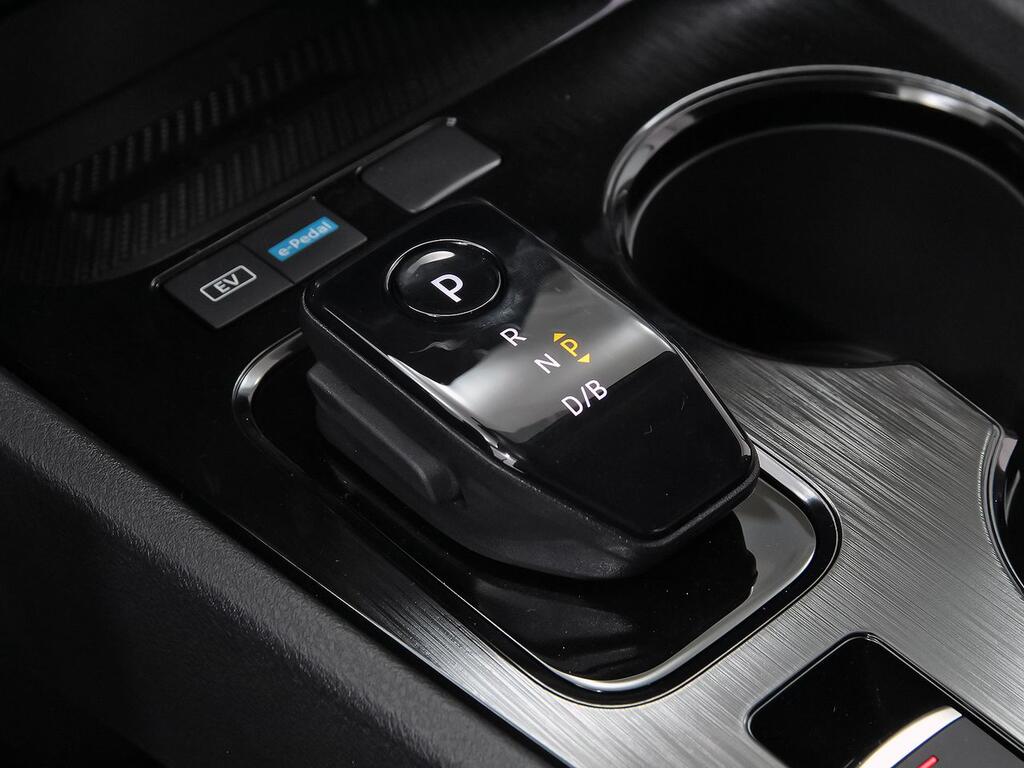 Nissan X-Trail 5pl 1.5 e-4ORCE 158kW 4x4 A/T Adventure 37