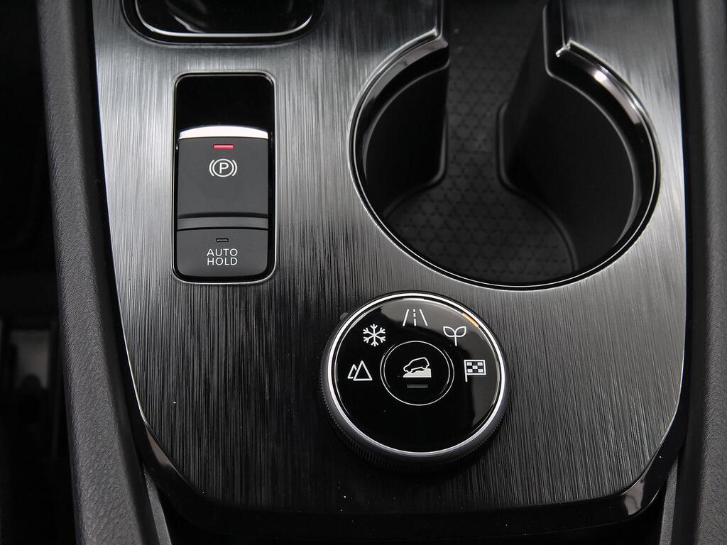 Nissan X-Trail 5pl 1.5 e-4ORCE 158kW 4x4 A/T Adventure 36