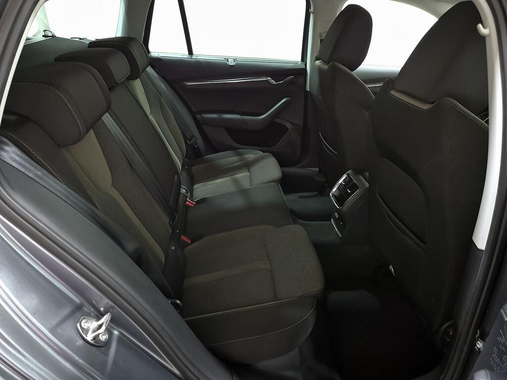Skoda Octavia Combi 1.5 TSI 110kW DSG m-HEV Scout 6
