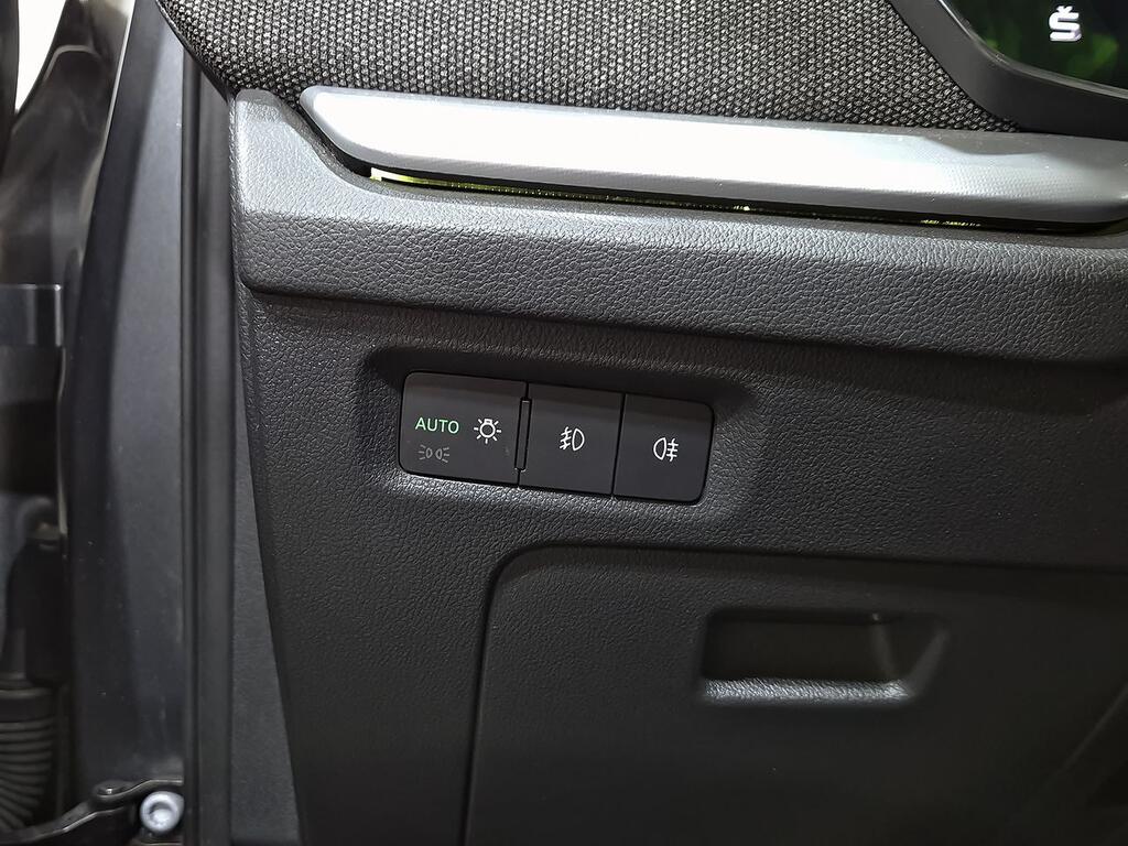 Skoda Octavia Combi 1.5 TSI 110kW DSG m-HEV Scout 11