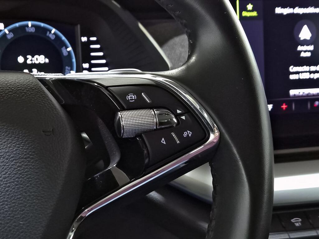 Skoda Octavia Combi 1.5 TSI 110kW DSG m-HEV Scout 16