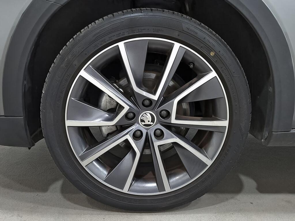 Skoda Octavia Combi 1.5 TSI 110kW DSG m-HEV Scout 8