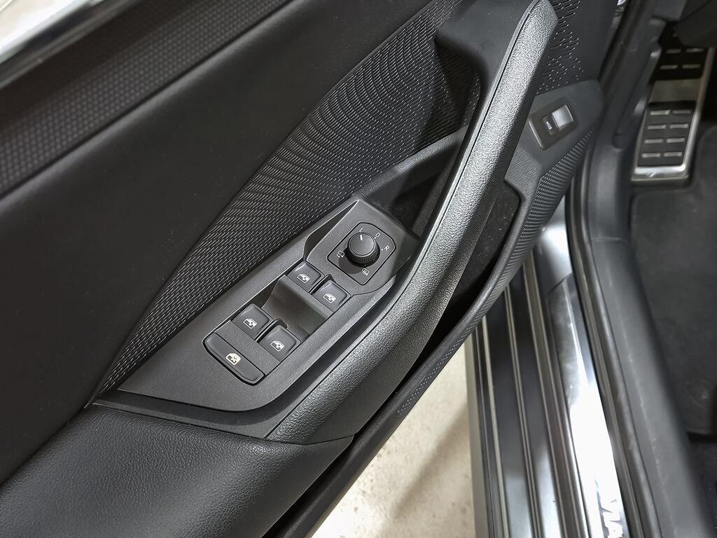 Skoda Octavia Combi 1.5 TSI 110kW DSG m-HEV Scout 9