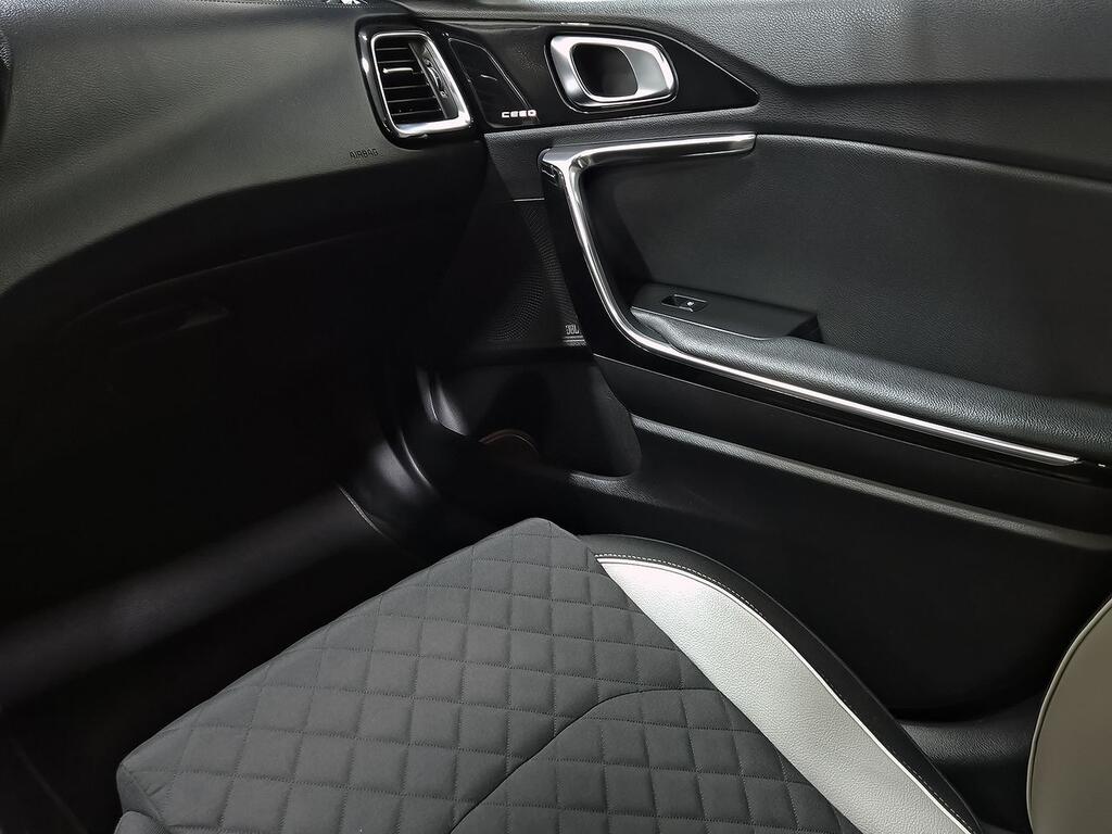 Kia Ceed Tourer 1.4 T-GDi 103kW (140CV) GT Line 34