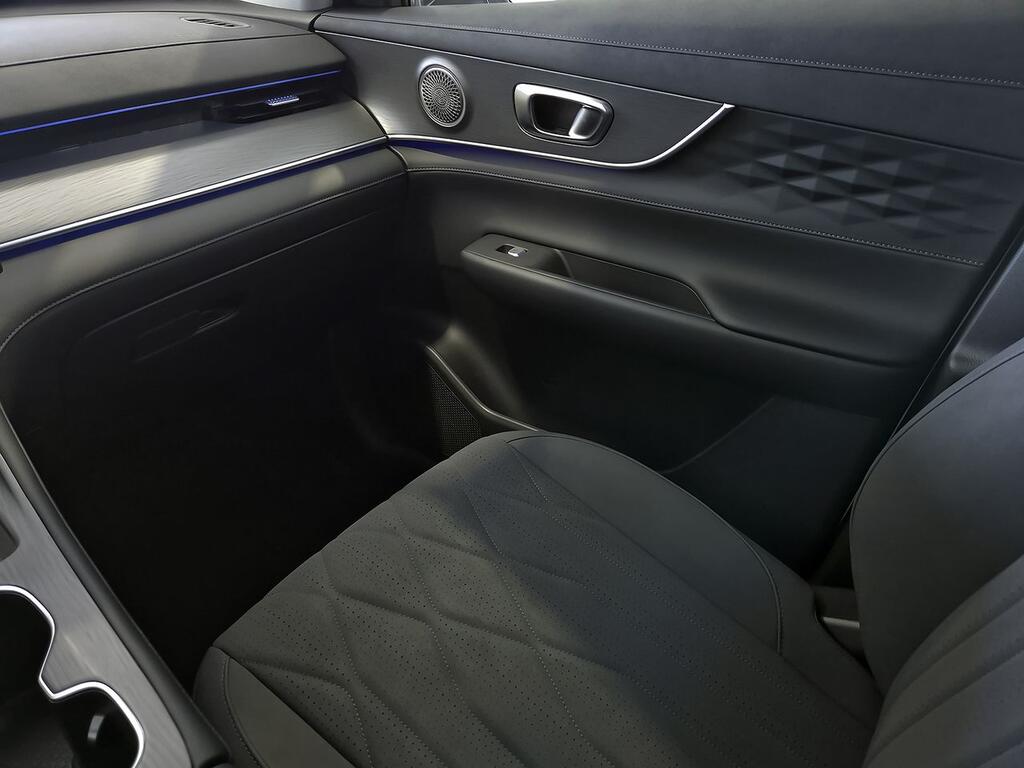 Ebro S800 1.5 TGDI PHEV Premium E-CVT 28