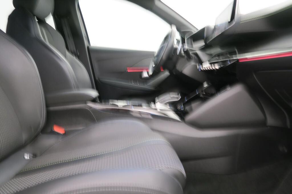 Peugeot 208 PureTech 96kW (130CV) EAT8 GT Line 14