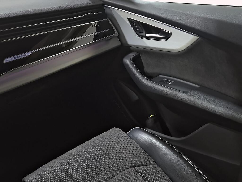 Audi Q8 45 TDI 170kW Black L quattro tiptronic 33