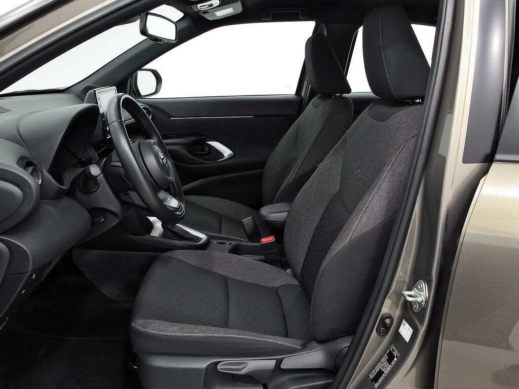 Toyota Yaris Cross 1.5 120H Active Tech 8