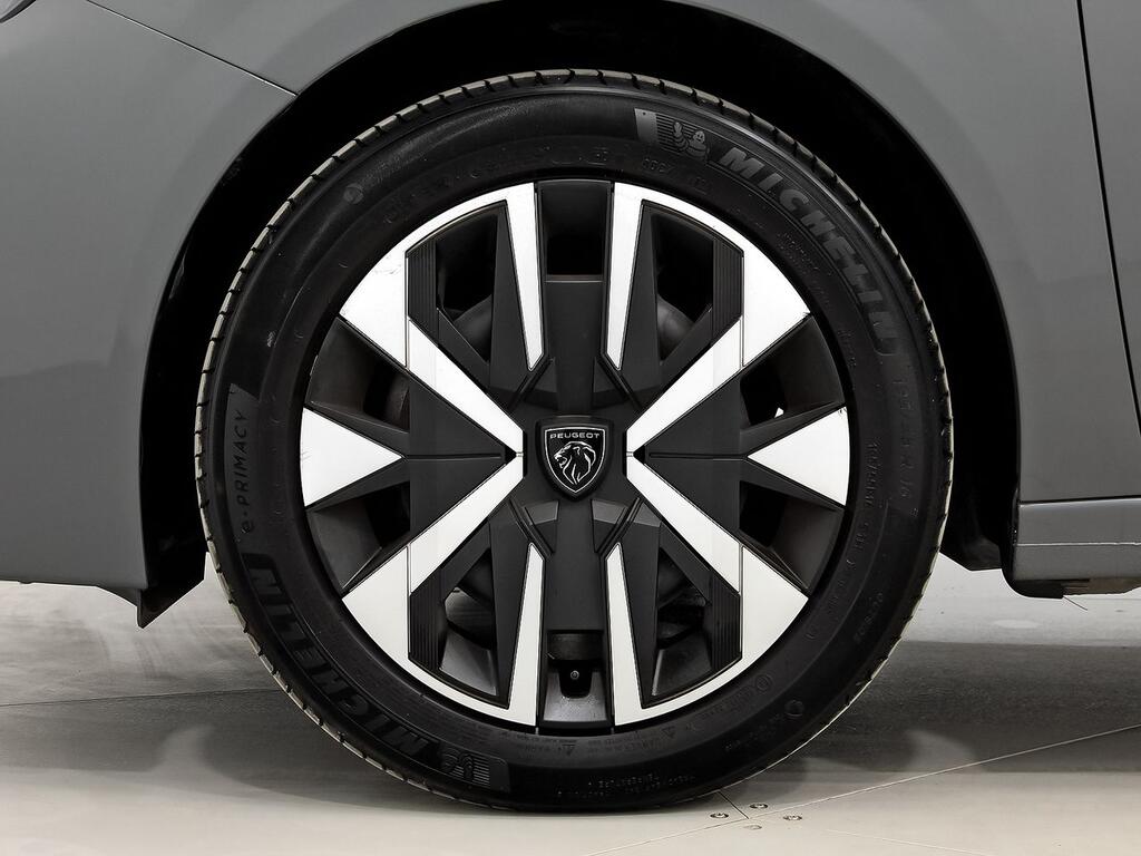 Peugeot 208 Active Puretech 100 11