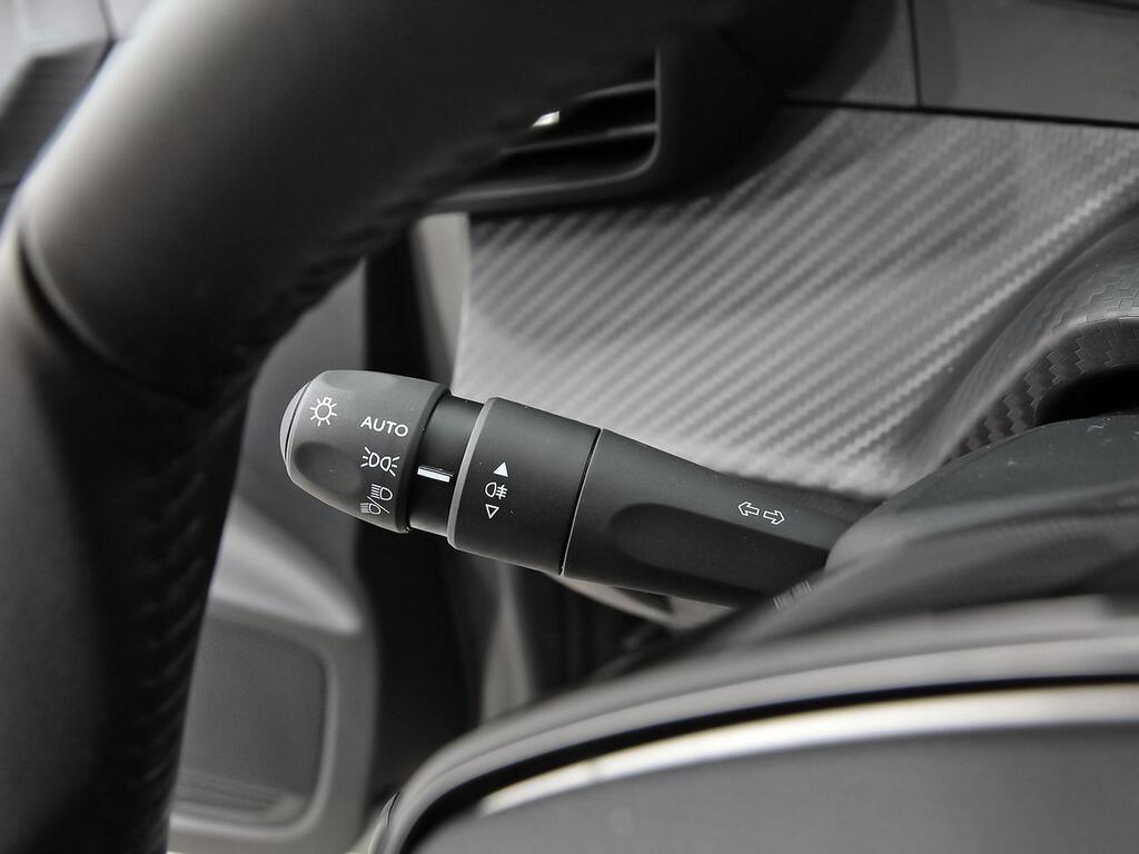 Peugeot 208 Active Puretech 100 15