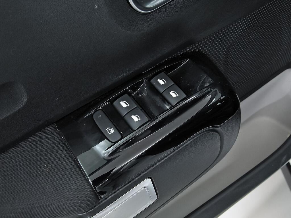 Citroën C3 PureTech 60KW (83CV) Shine 13