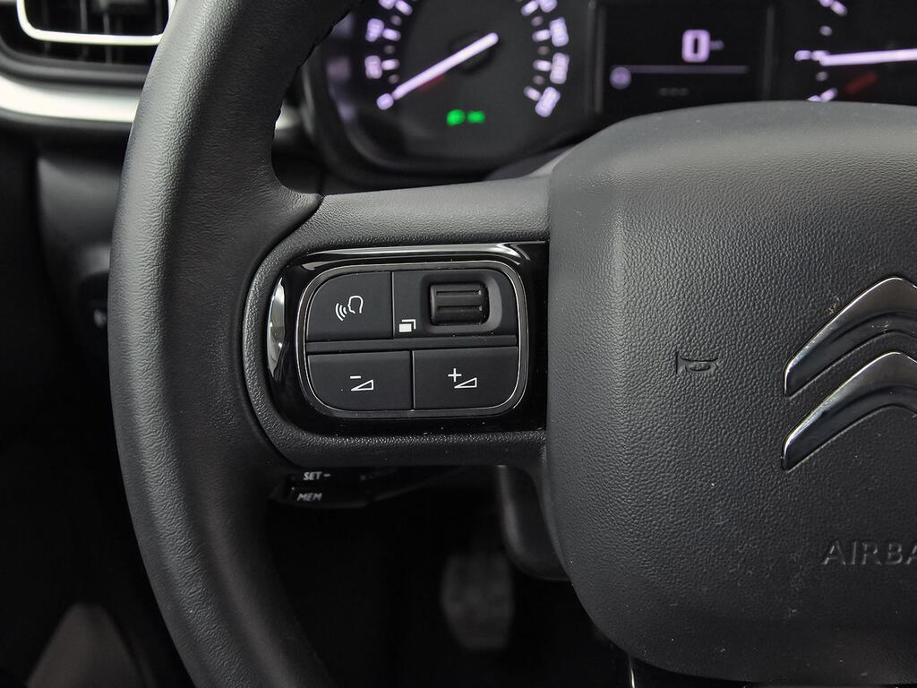 Citroën C3 PureTech 60KW (83CV) Shine 19