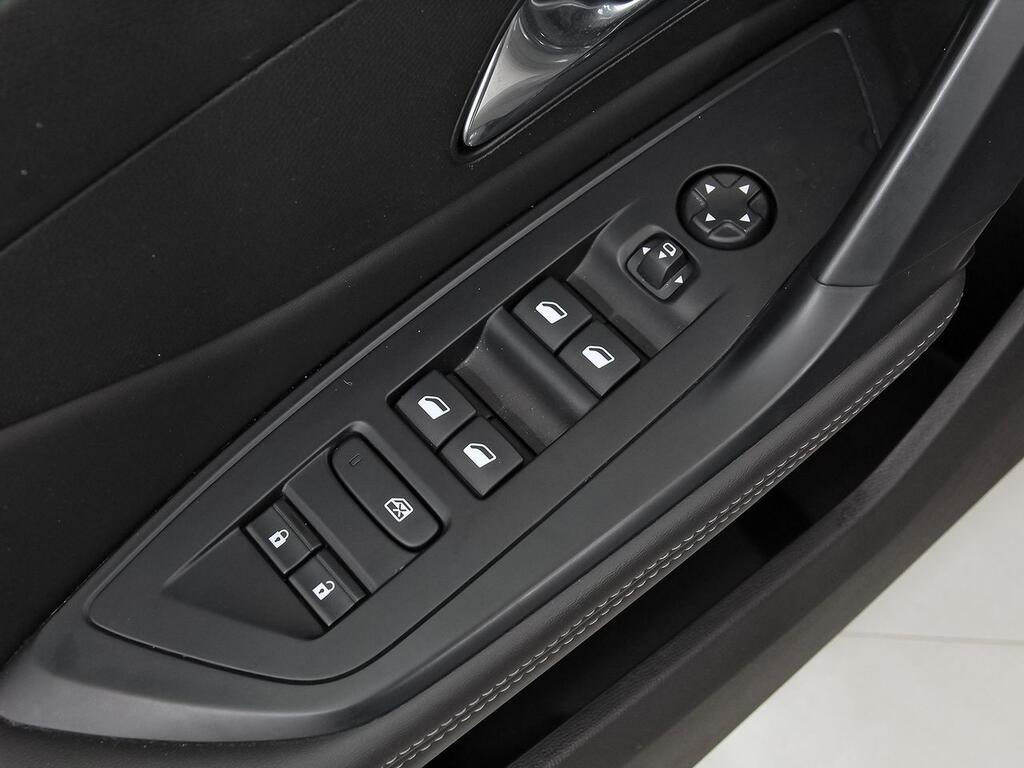 Peugeot 308 5P Allure PureTech 130 S&S EAT8 12