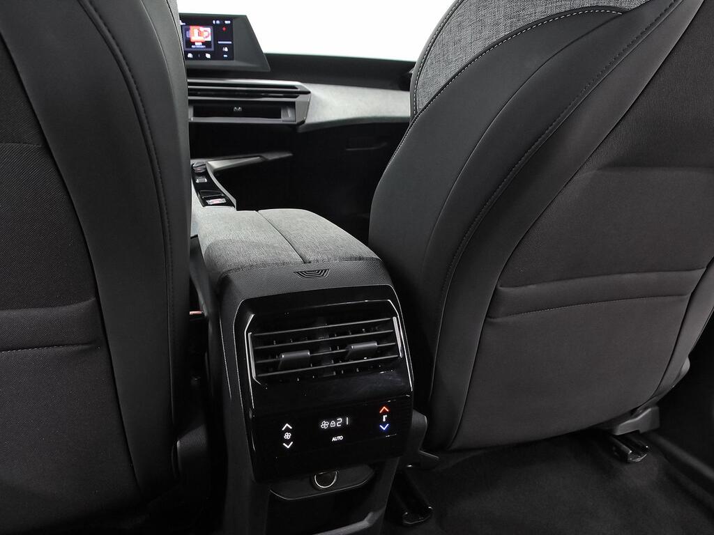 Peugeot 5008 1.2 100KW Allure eDCS6 35