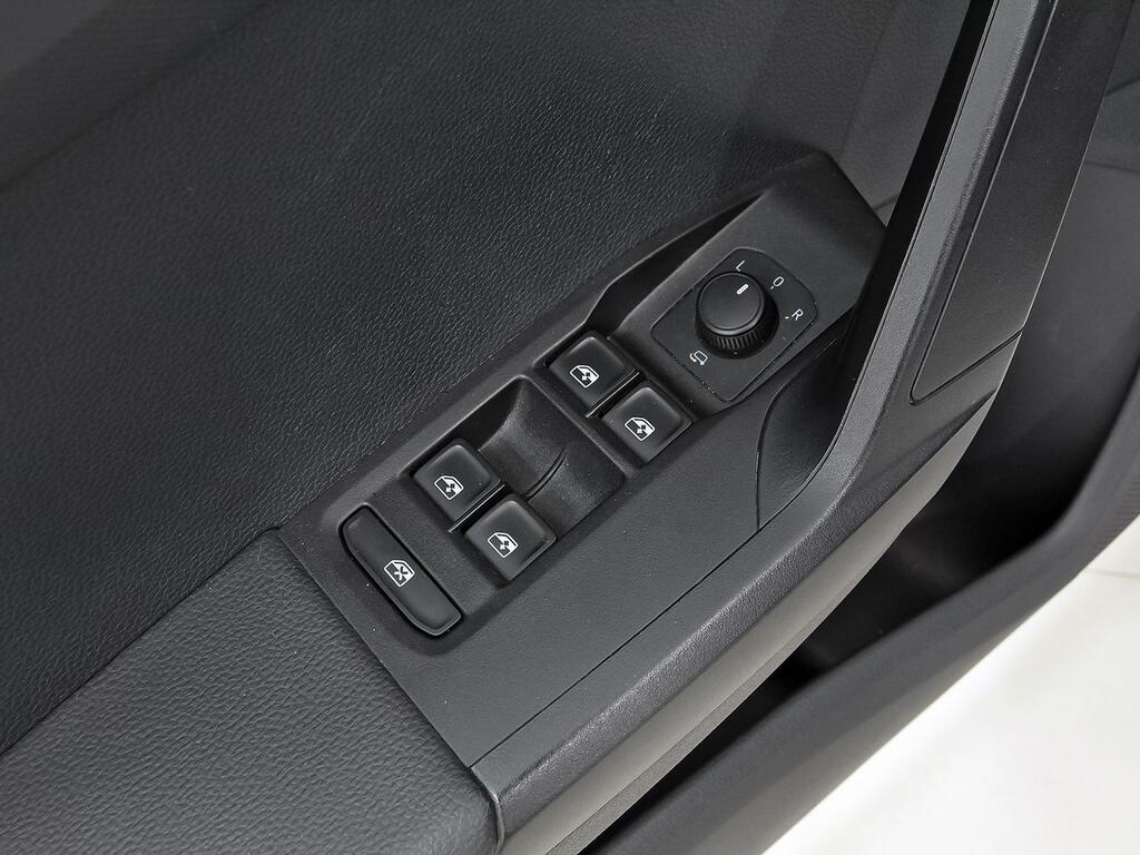 Seat Ibiza 1.0 MPI 59kW (80CV) Style Salta 10